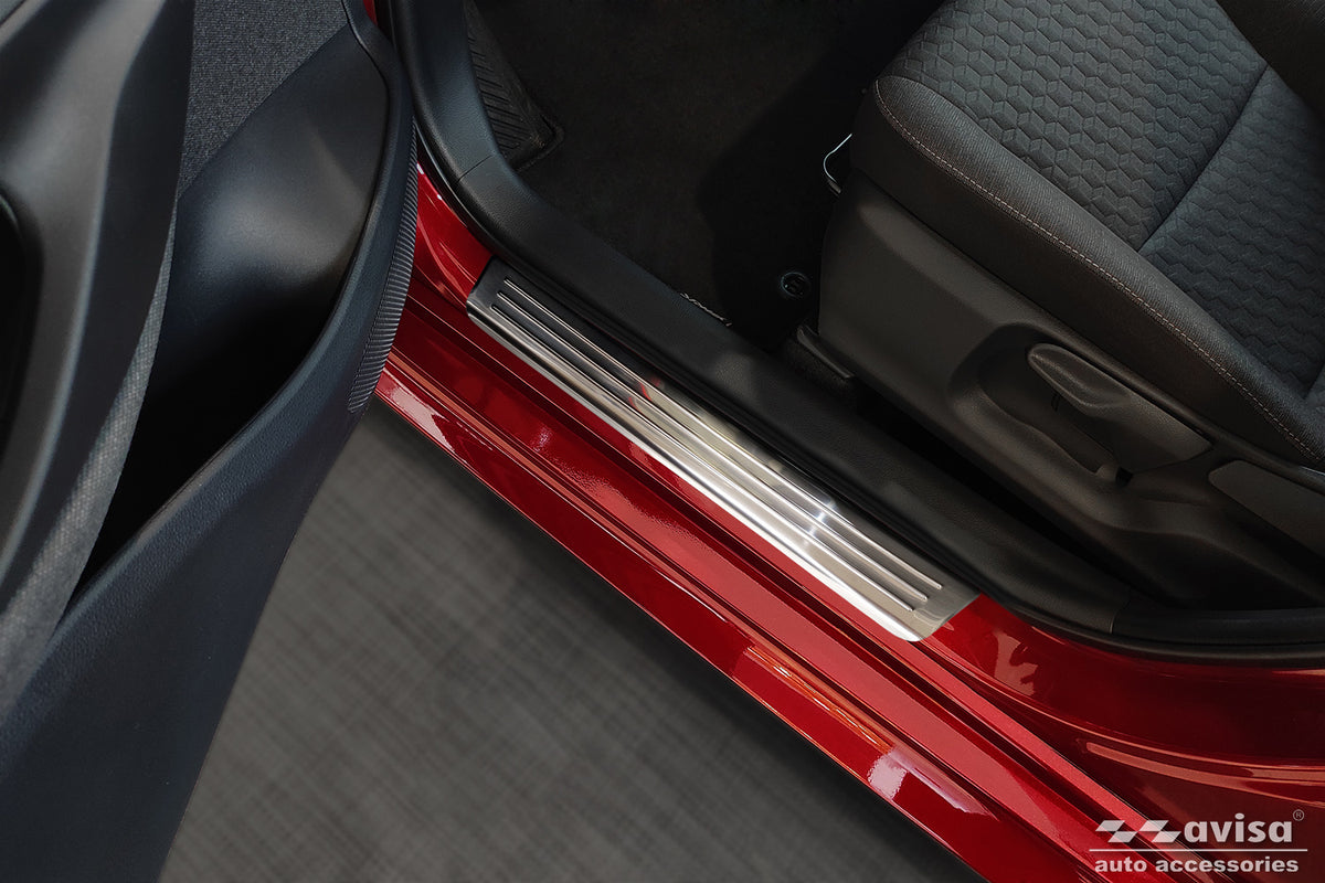 Protector umbral de puertas en relieve TOYOTA YARIS hatchback plata satinado