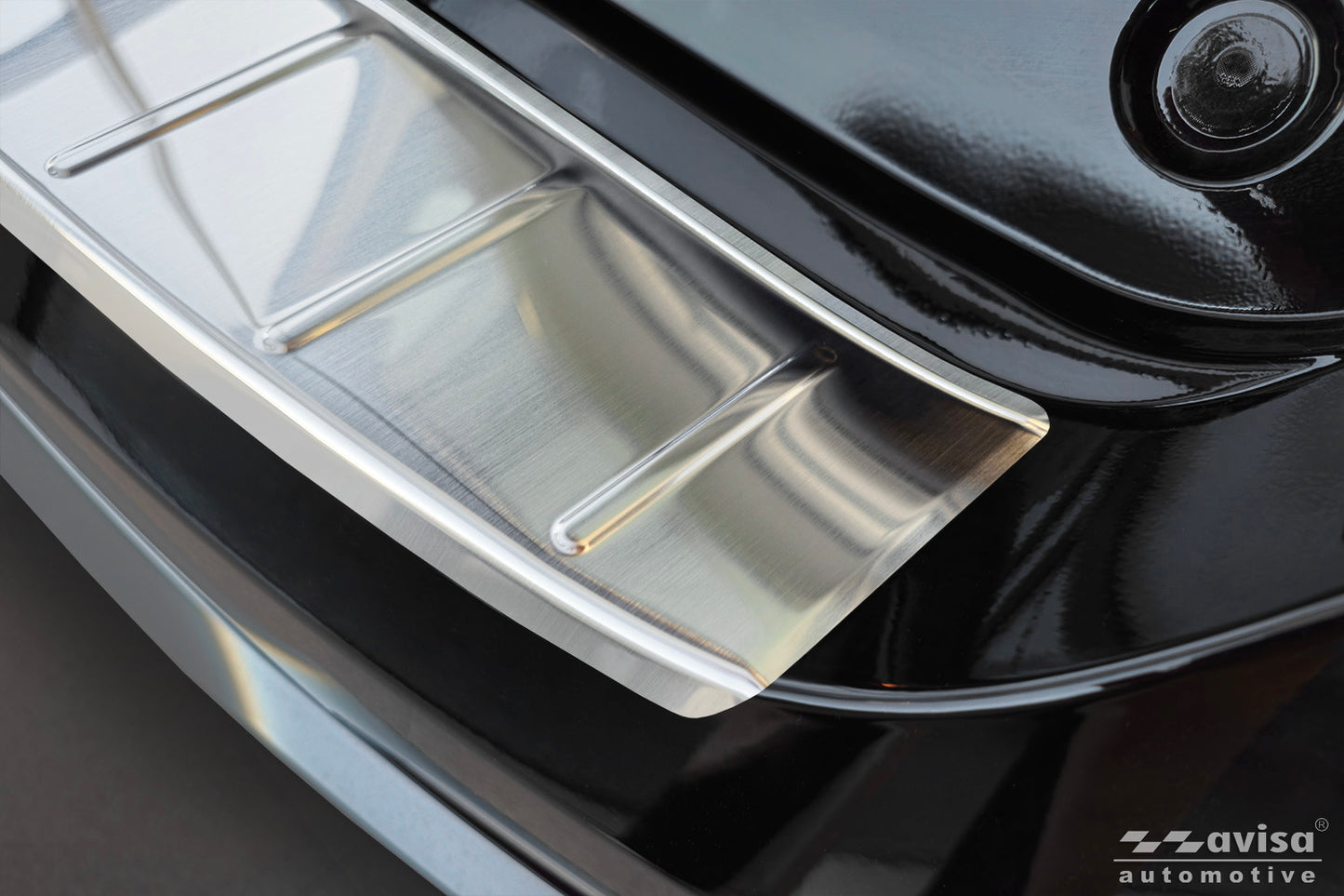 protector de parachoques trasero KIA SPORTAGE plata satinado 2025+