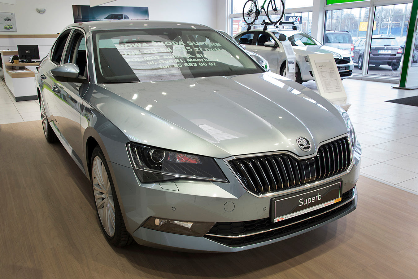 Protector parachoques trasero SKODA SUPERB liftback 2015-2019->