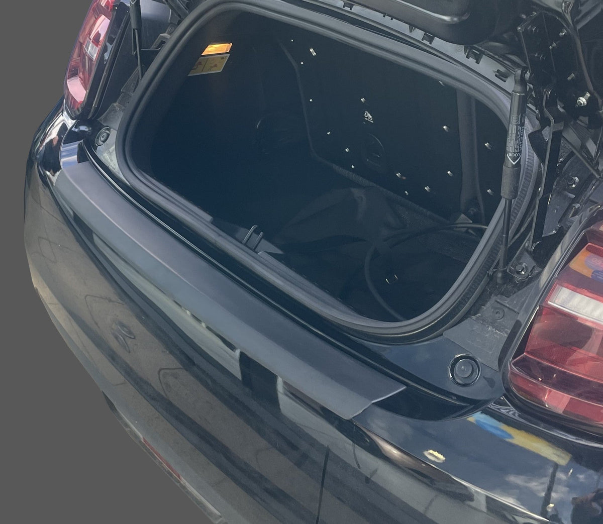 Protector de parachoques trasero RGM RBP1394 para Fiat 500e - imagen 3