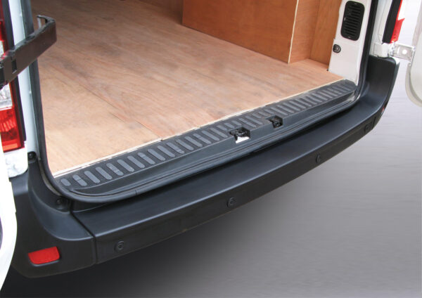 Protector de parachoques trasero Opel MOVANO 7.2010>
