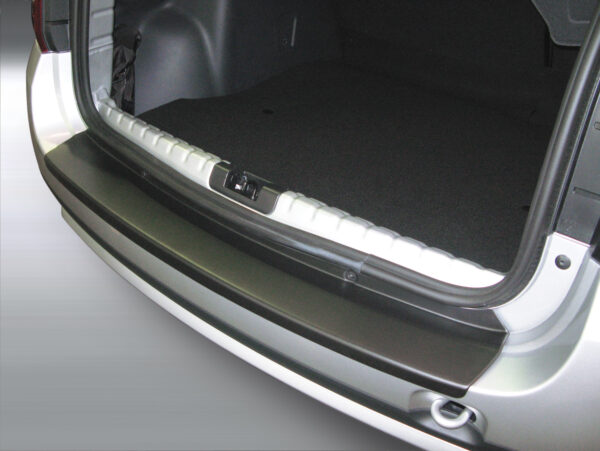 Protector de parachoques trasero Dacia Duster 2010>