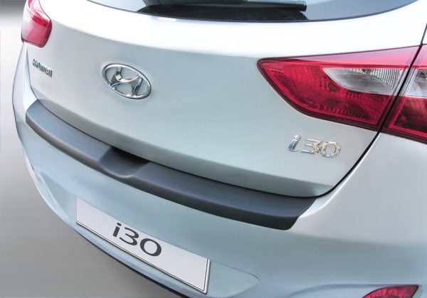Protector de parachoques trasero Hyundai i30/ELANTRA 5 puertas 3.2012>