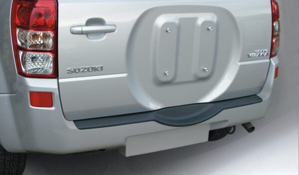 Protector de parachoques trasero Suzuki GRAND VITARA 3/5 DR 9.2005>2.2015 (✔ Llanta de repuesto en portón)