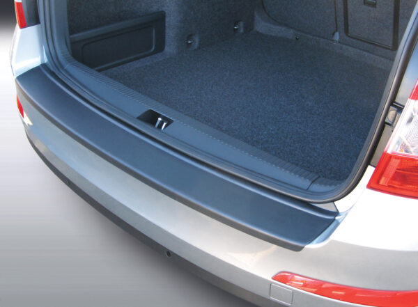 Protector de parachoques trasero Skoda OCTAVIA III ESTATE/COMBI 6.2013> (NO VRS)