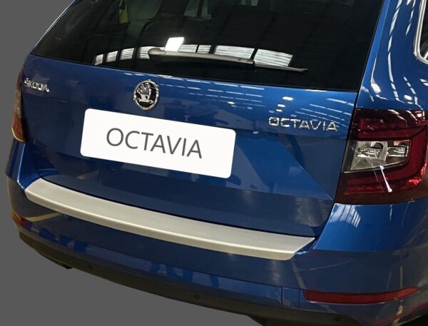 Protector de parachoques trasero Skoda OCTAVIA 5E RANCHERA 2017>