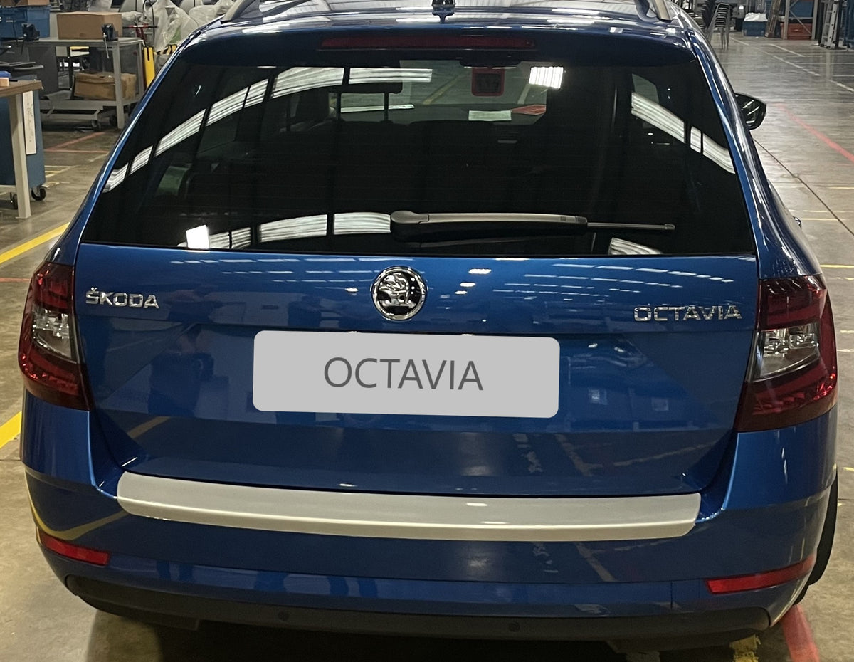 Protector de parachoques trasero Skoda OCTAVIA 5E RANCHERA 2017>