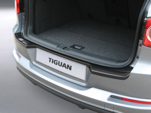 Protector de parachoques trasero VW TIGUAN 4X4 11.2007>3.2016 (con gancho de remolque de origen)
