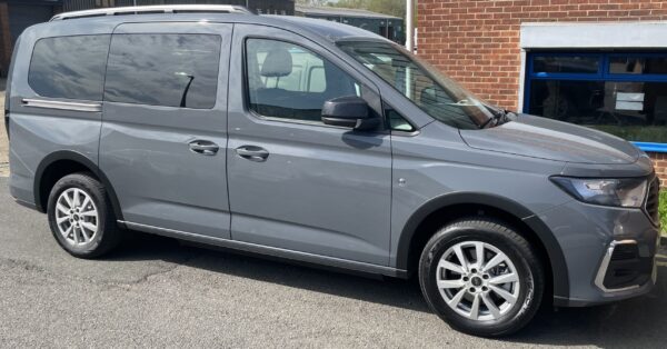 Protector de parachoques trasero Ford GRAND TOURNEO CONNECT 1.2014> TEXTURIZADO
