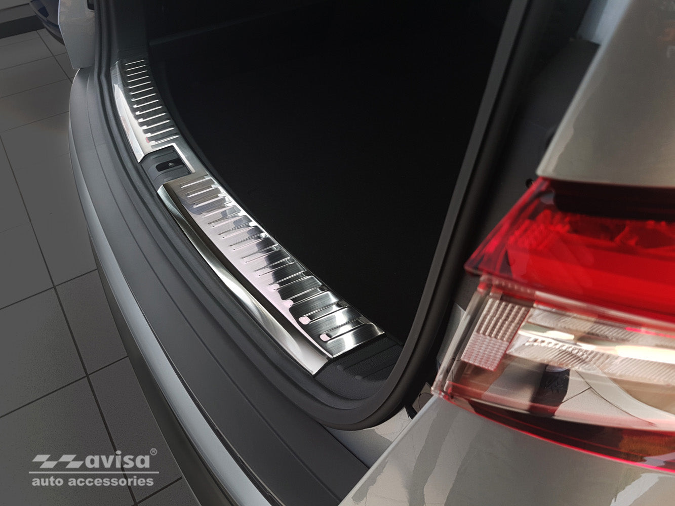 protector de parachoques trasero SKODA KODIAQ crossover plata satinado