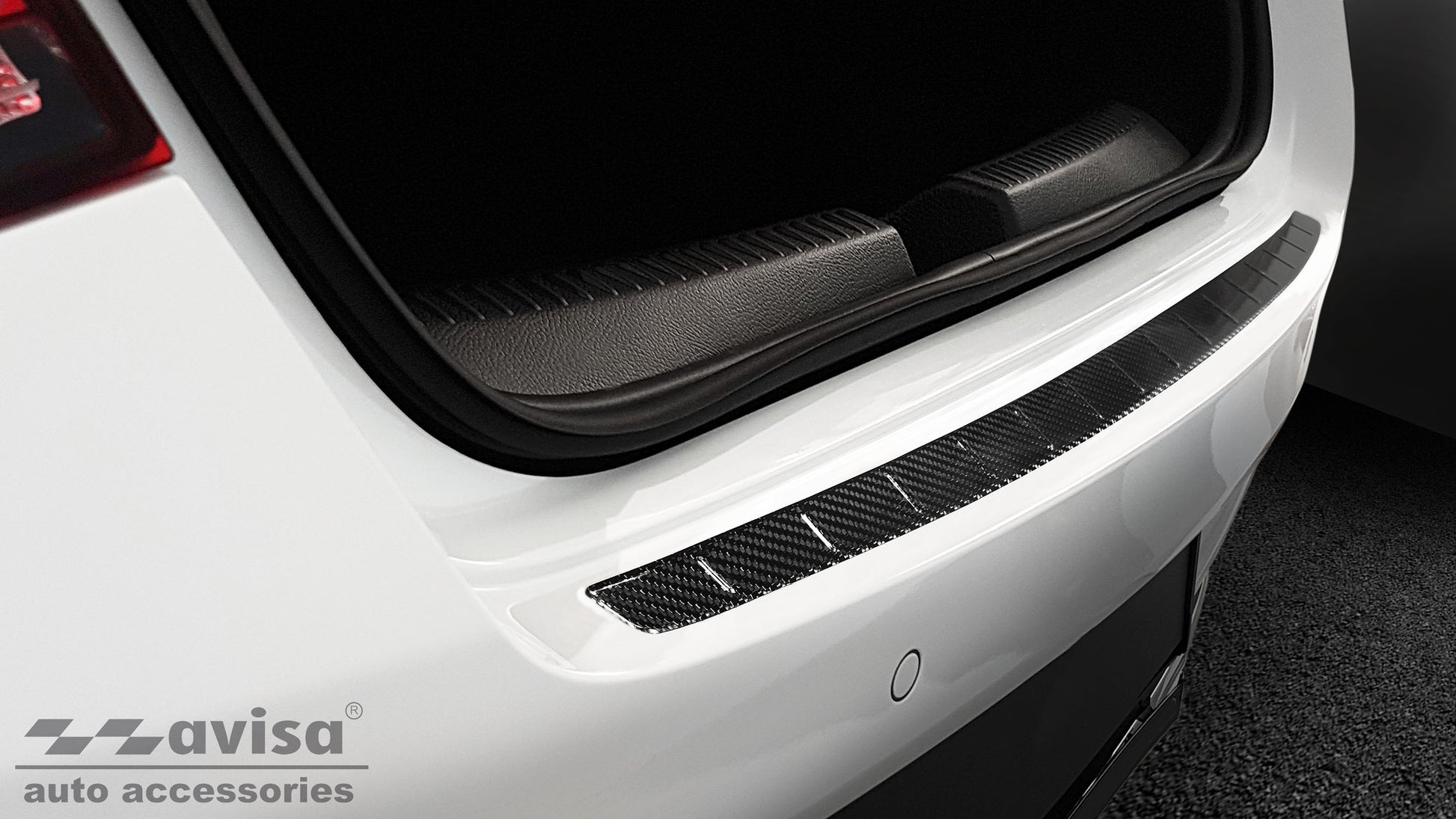protector de parachoques trasero MERCEDES CLA negro fibra de carbono