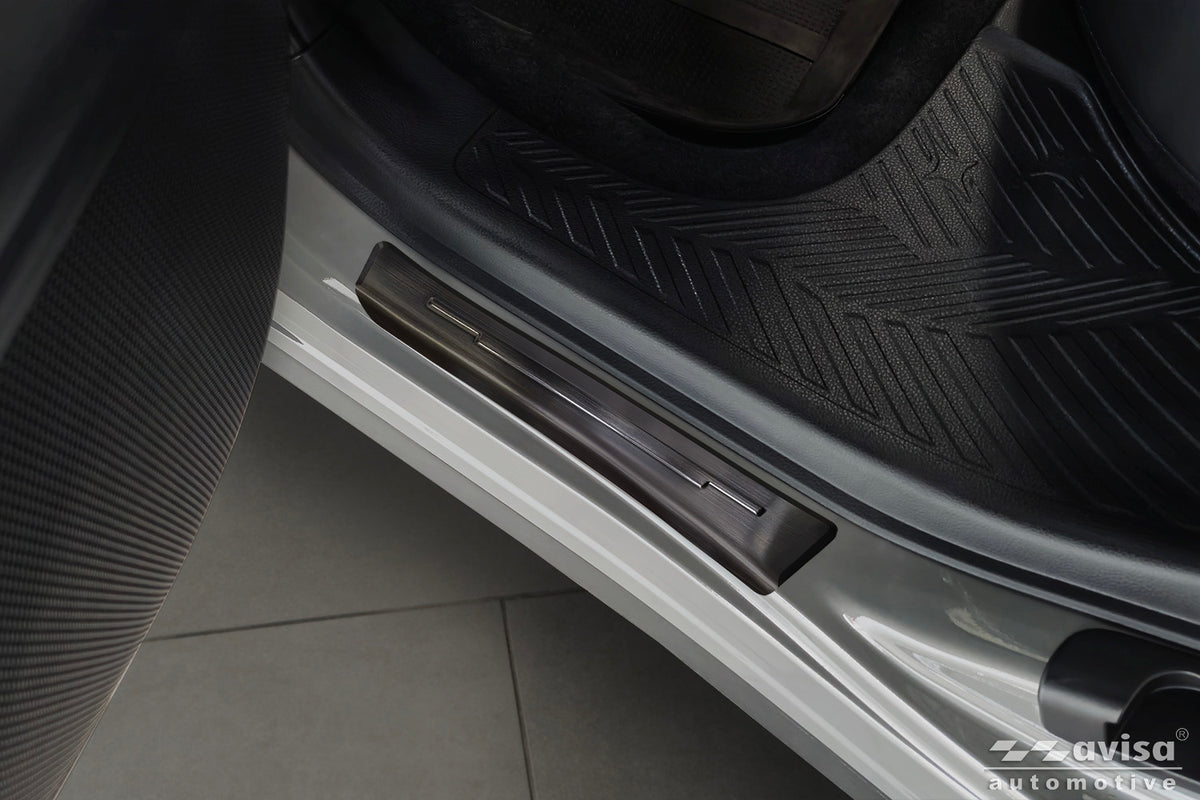 Protector umbral de puertas en relieve SUBARU FORESTER negro