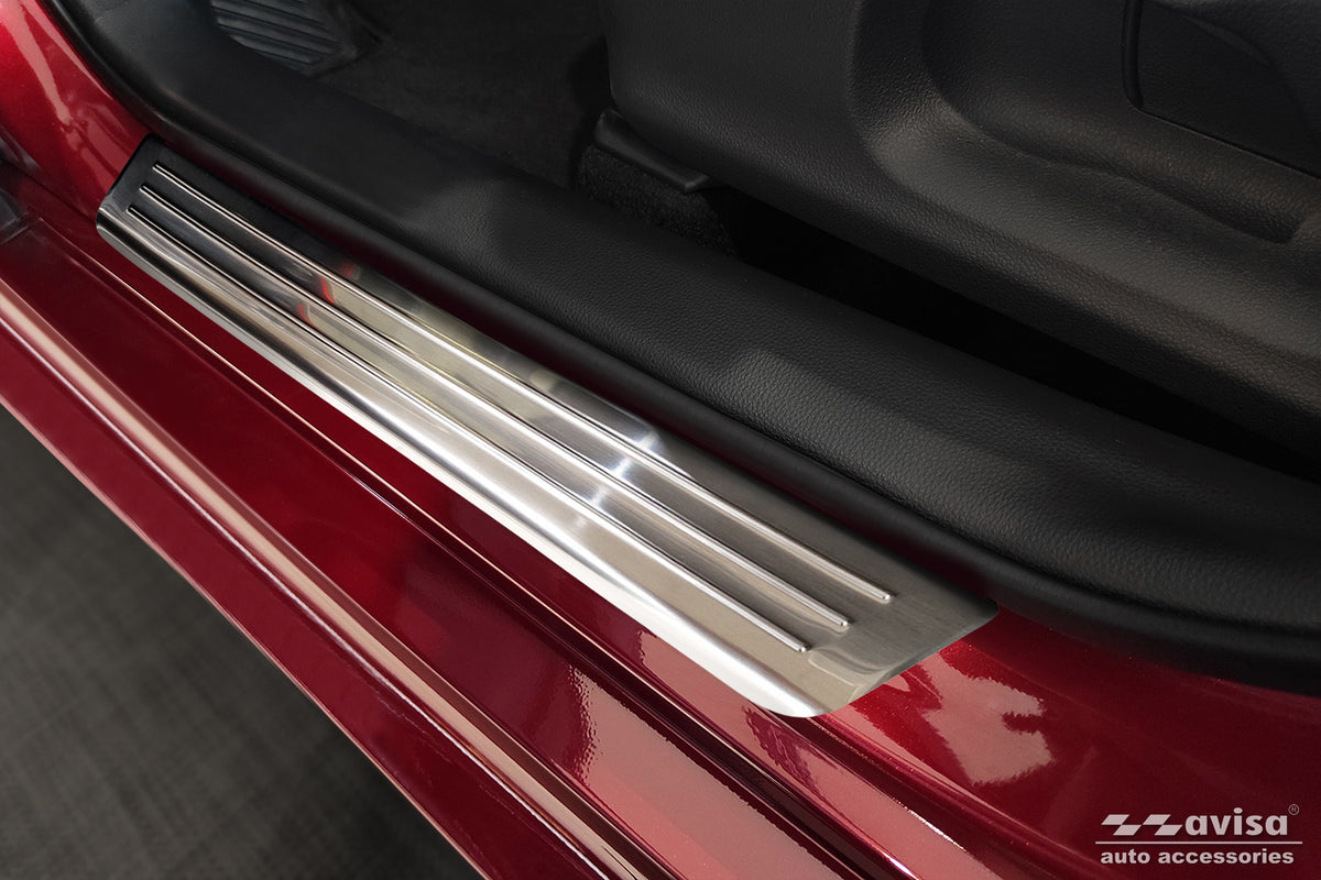 Protector umbral de puertas en relieve TOYOTA YARIS hatchback plata satinado