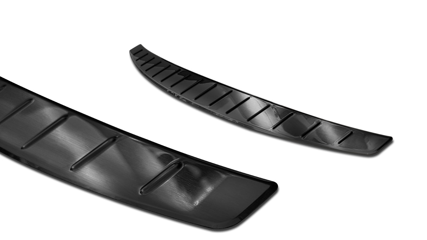protector de parachoques trasero MERCEDES CLA negro 2019+