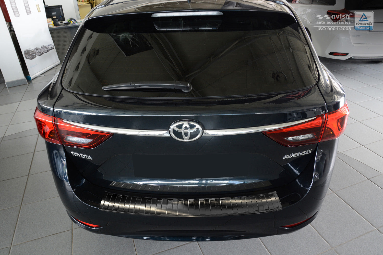 protector de parachoques trasero TOYOTA AVENSIS combi negro 2015+