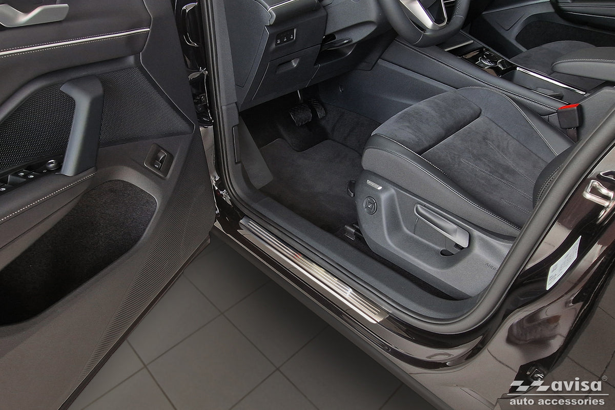 Protector umbral de puertas en relieve VW TIGUAN plata satinado 2024+