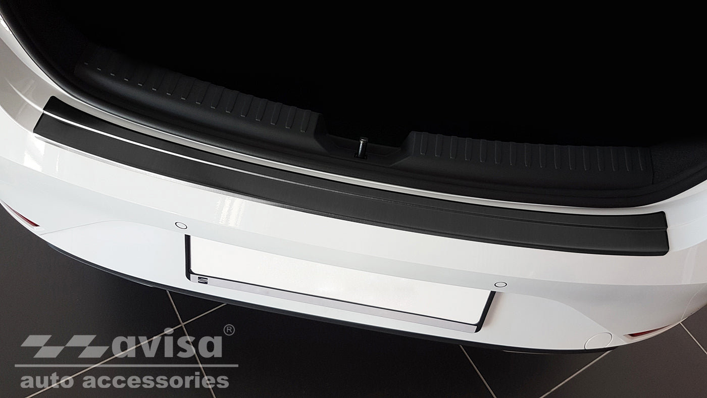 protector de parachoques trasero SEAT LEON hatchback negro