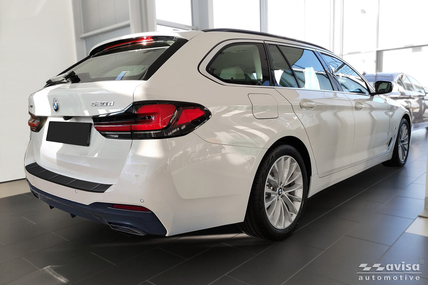 protector de parachoques trasero BMW 5 Touring negro mate