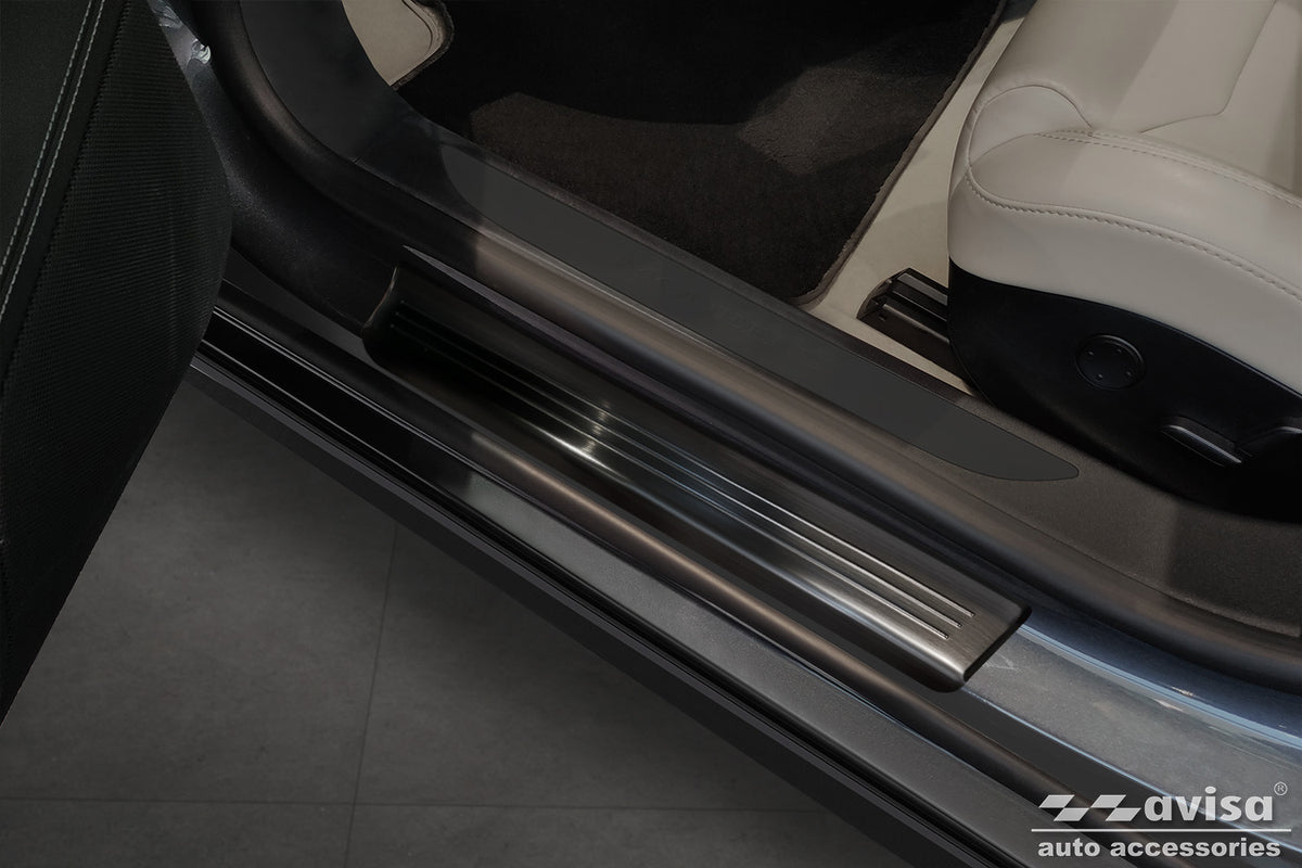 Protector umbral de puertas en relieve TESLA MODEL S liftback negro