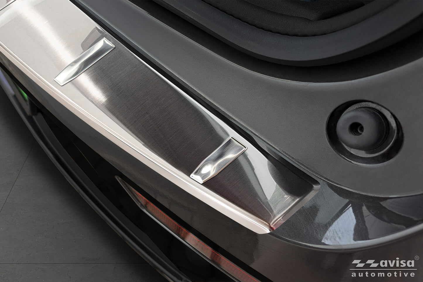 protector de parachoques trasero VOLVO EX 90 plata satinado