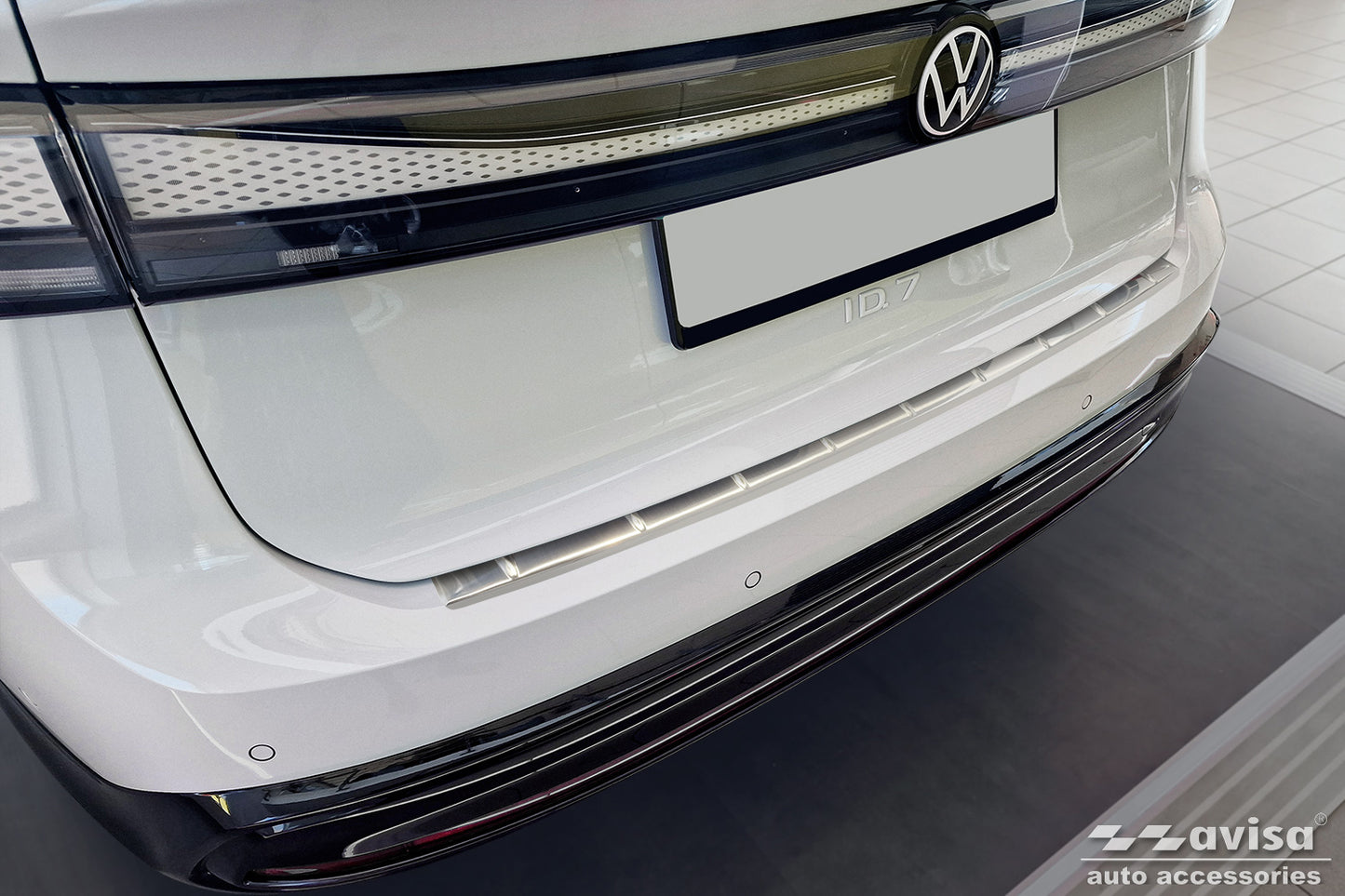 protector de parachoques trasero VW ID.7 plata satinado
