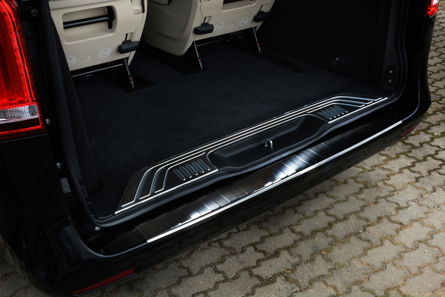 protector de parachoques trasero MERCEDES CLASE V W447 negro 2024+