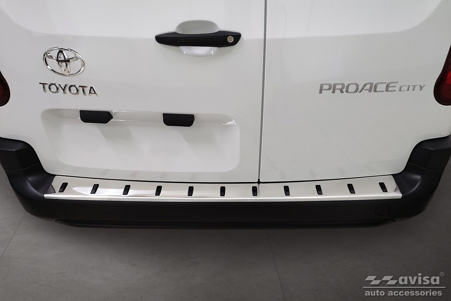protector de parachoques trasero TOYOTA PROACE CITY plata satinado