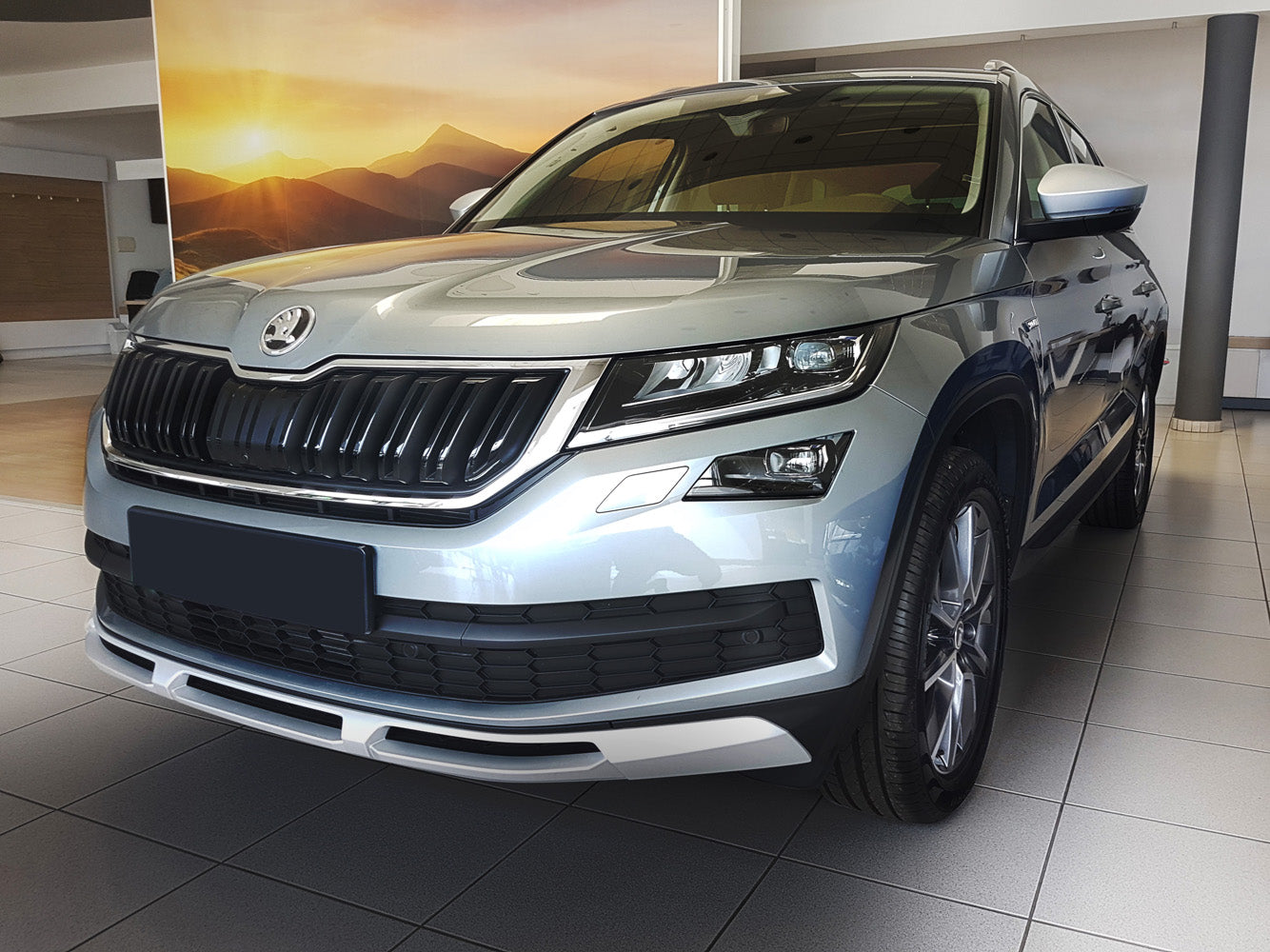 protector de parachoques trasero SKODA KODIAQ crossover plata satinado