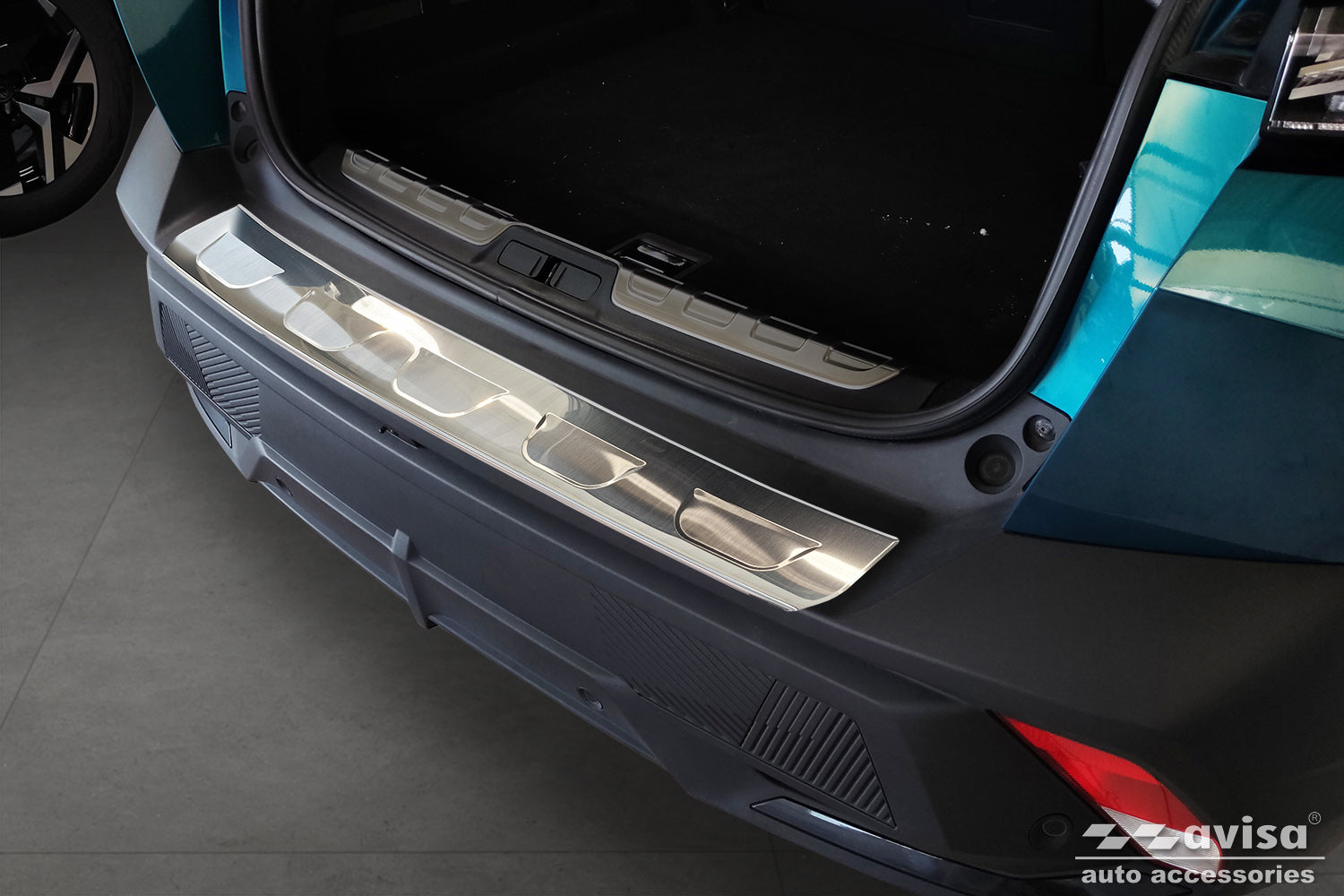 protector de parachoques trasero PEUGEOT 408 fastback plata satinado