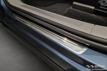 Protector umbral de puertas en relieve VOLVO XC60 Plug-n Hybrid plata satinado