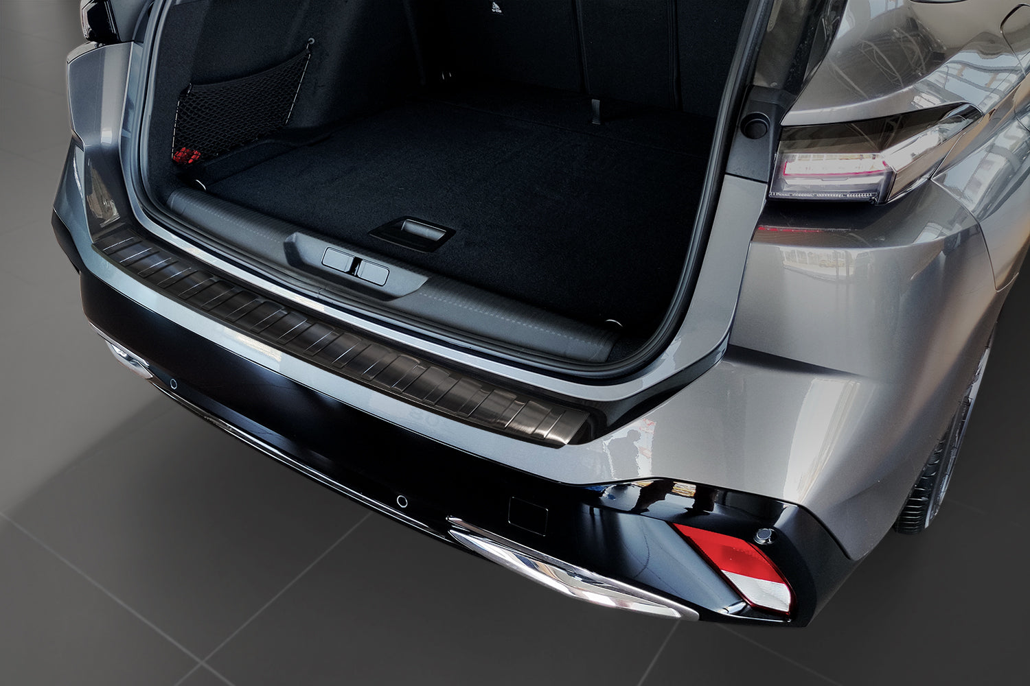 protector de parachoques trasero PEUGEOT 308 SW combi negro 2021+