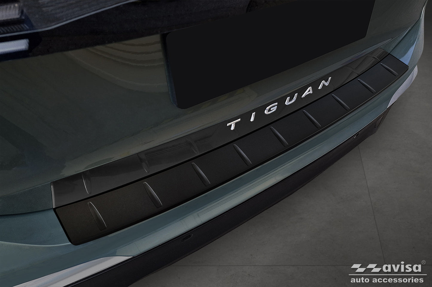 protector de parachoques trasero VW TIGUAN negro mate