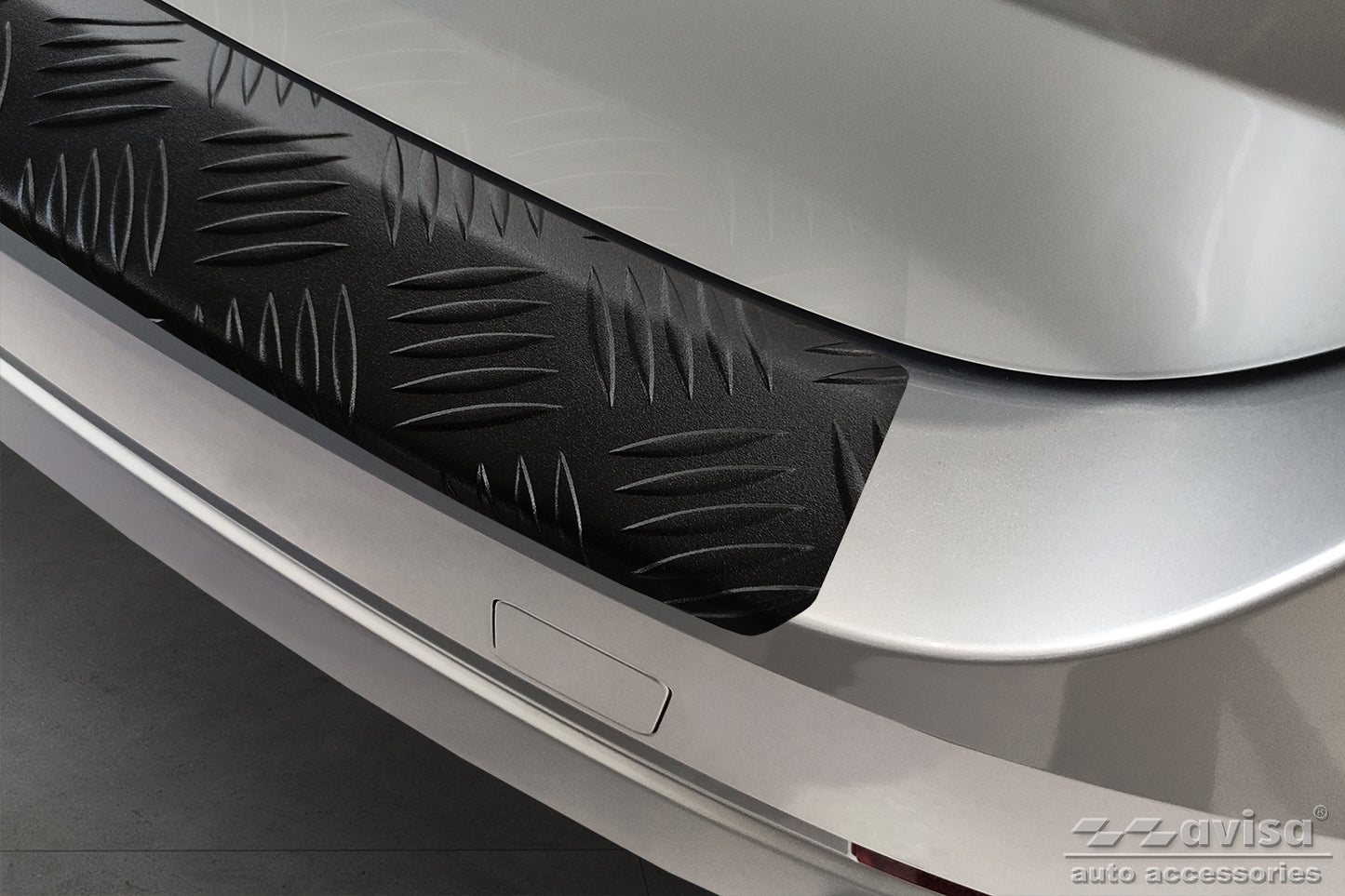 protector de parachoques trasero SKODA OCTAVIA combi 2024+ aluminio