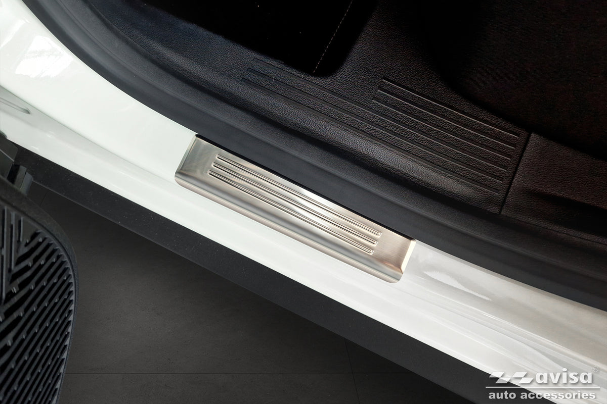 Protector umbral de puertas en relieve DACIA DUSTER plata