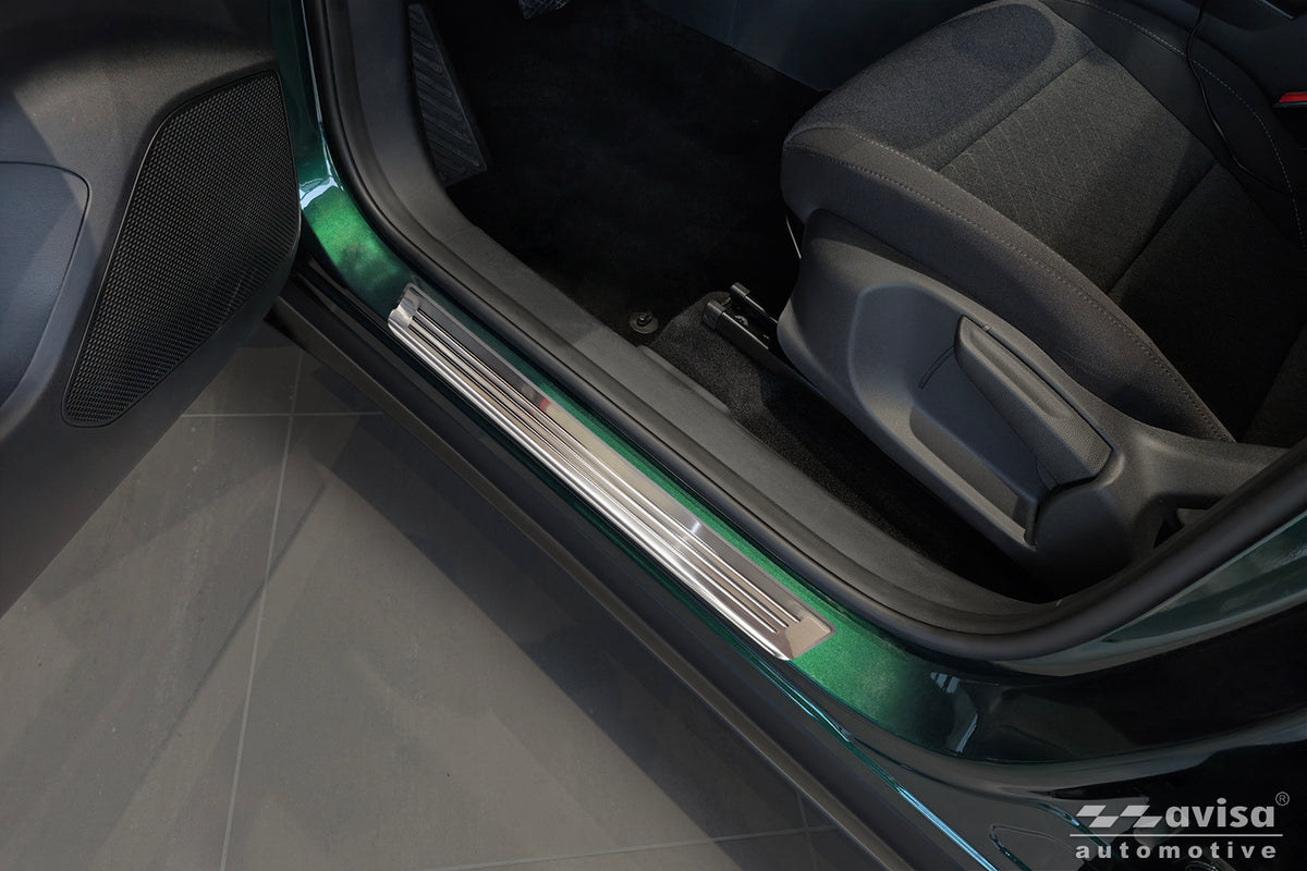 Protector umbral de puertas en relieve MG ZS plata satinado