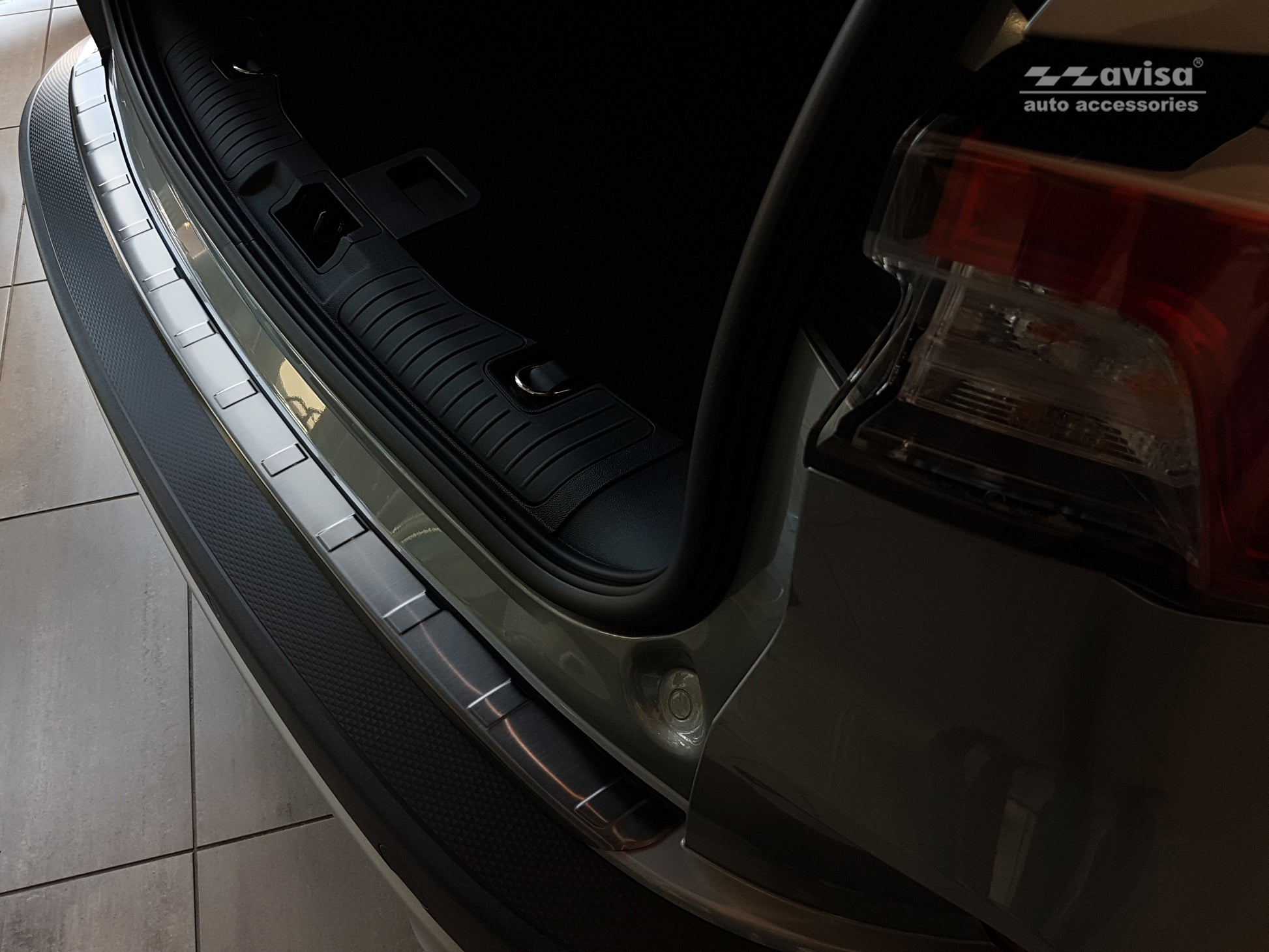 protector de parachoques trasero FORD KUGA Titanium negro