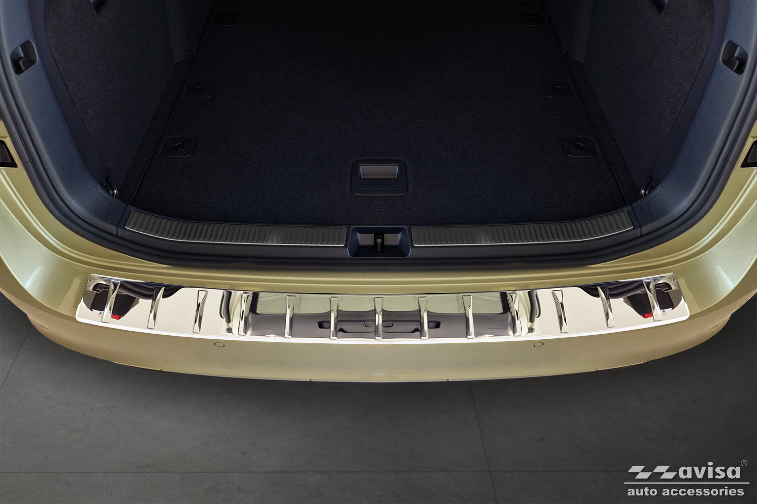 protector de parachoques trasero SKODA SUPERB COMBI plata espejo