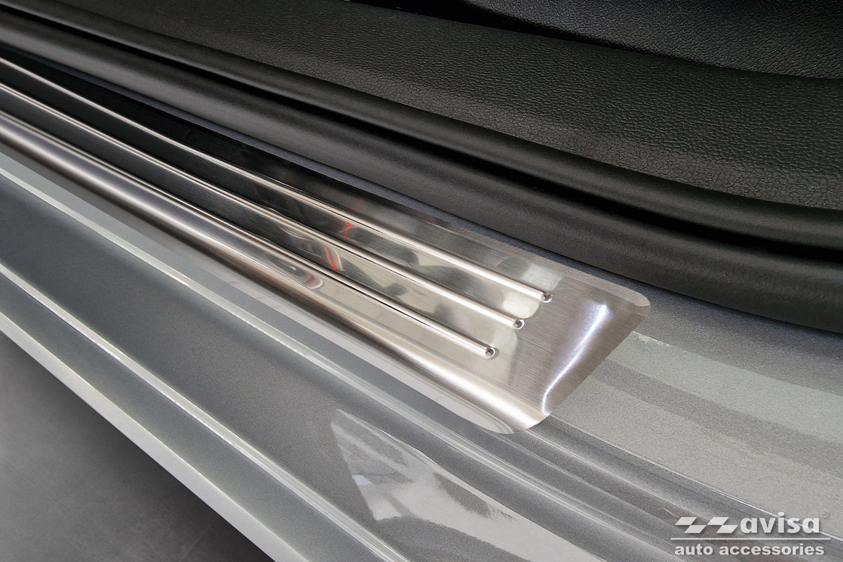 Protector umbral de puertas en relieve SKODA SUPERB COMBI plata satinado