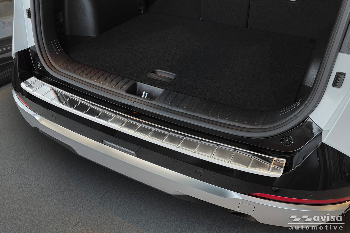 protector de parachoques trasero KIA SPORTAGE plata satinado 2025+
