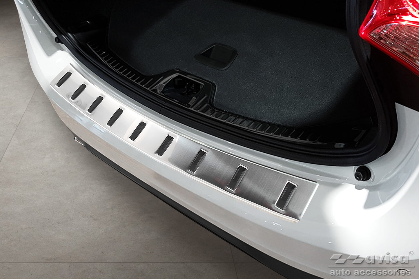 protector de parachoques trasero VOLVO V60 plata satinado