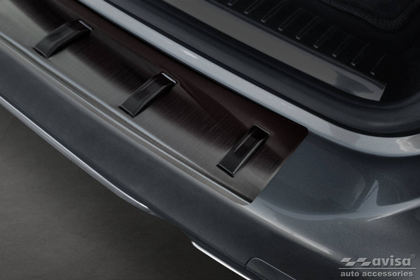 protector de parachoques trasero MERCEDES CLASE C negro 2014-18+