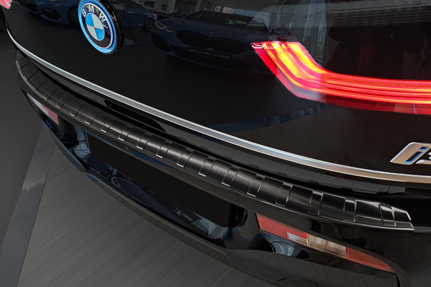 protector de parachoques trasero BMW i3 negro