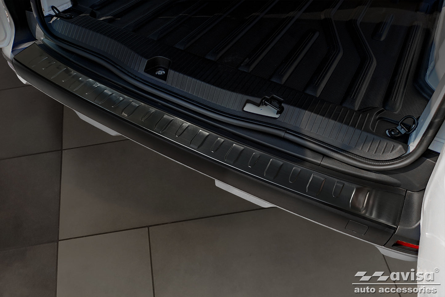 protector de parachoques trasero NISSAN TOWNSTAR negro