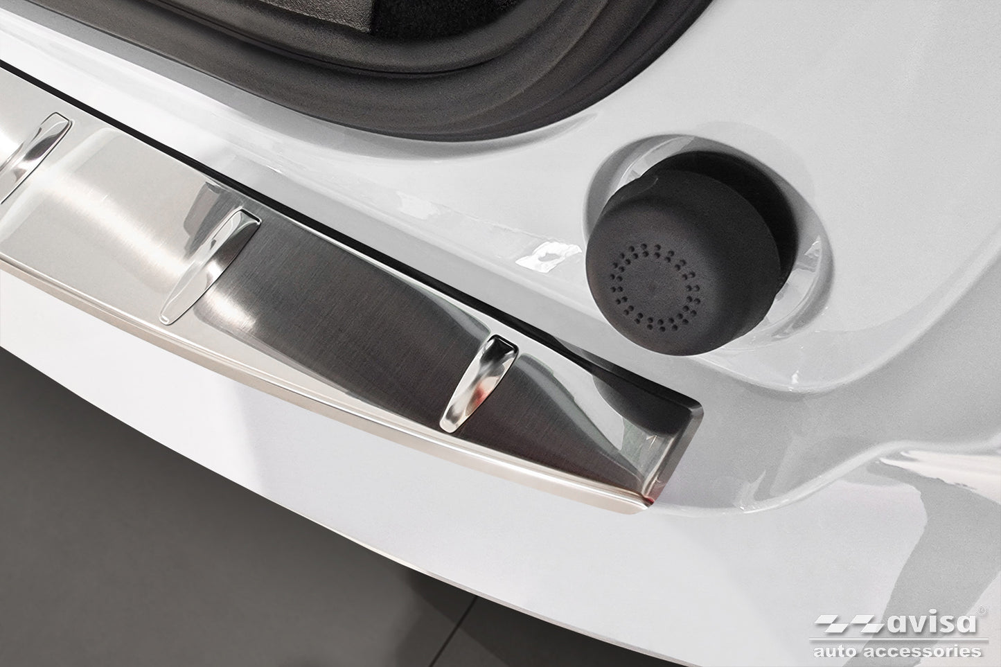 protector de parachoques trasero VOLVO EX30 plata satinado