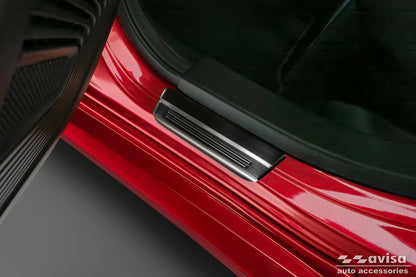Protector umbral de puertas en relieve SUZUKI SWIFT hatchback negro