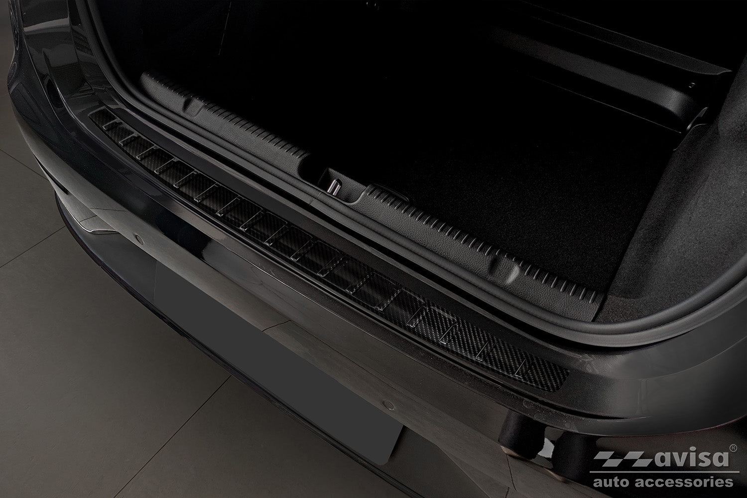 protector de parachoques trasero TOYOTA COROLLA CROSS (XG1TJ) negro 2022-25+