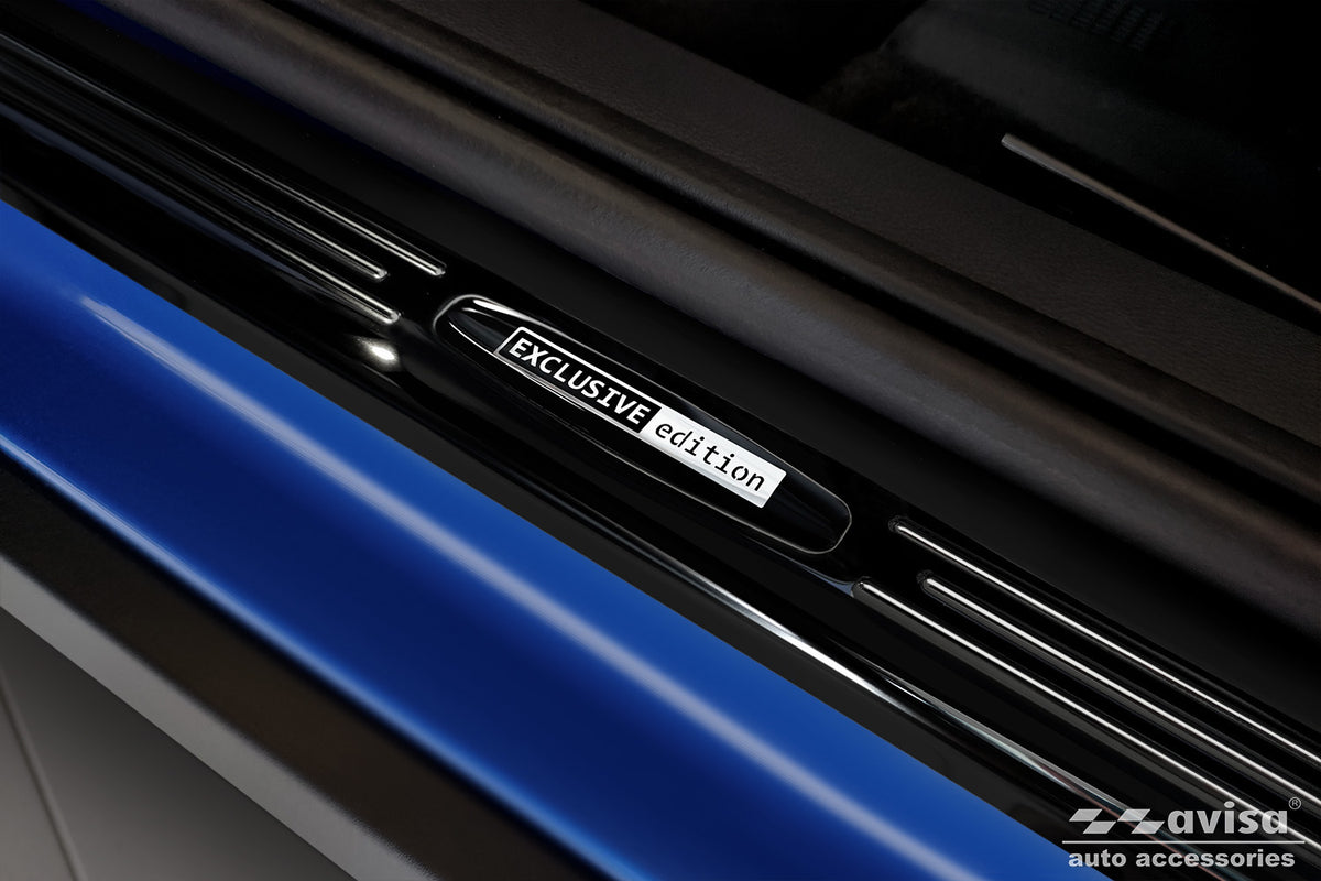 Protector umbral de puertas ''EXCLUSIVE edition'' 3d emblem 4 piezas)SEAT ARONA XCELLENCE negro espejo