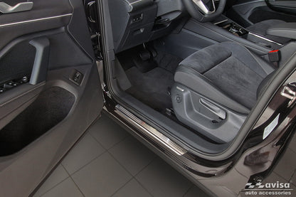 Protector umbral de puertas en relieve VW TIGUAN plata satinado 2024+