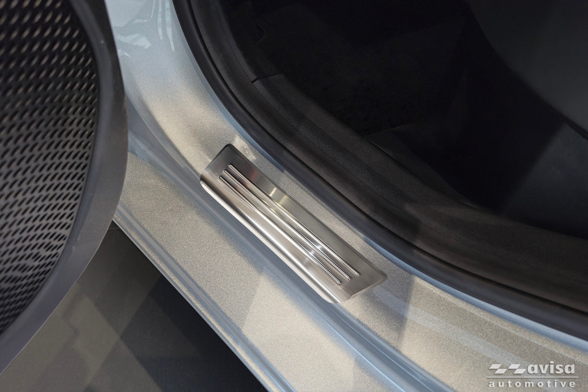 Protector umbral de puertas en relieve MG ZS plata satinado