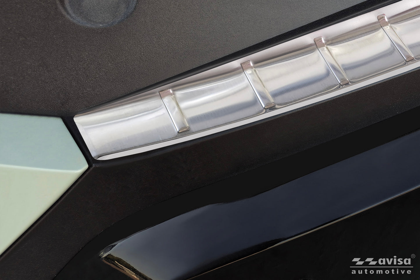 protector de parachoques trasero KIA EV3 GT plata satinado
